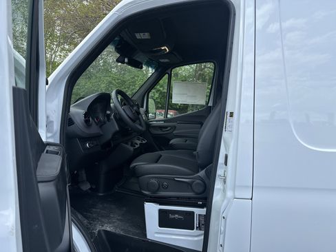 New 2026 Mercedes-Benz Sprinter 2500 image 13