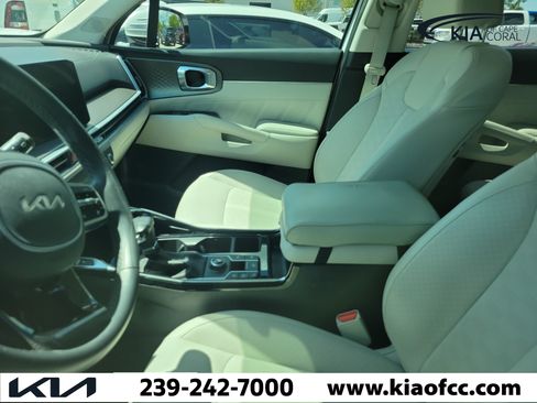 Certified 2024 Kia Sorento SX FWD image 9