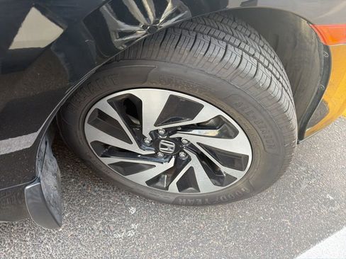 Used 2018 Honda Civic LX image 10
