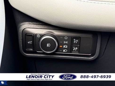 New 2026 Ford Explorer Platinum w/ LUX Leather Package AWD/4WD image 19