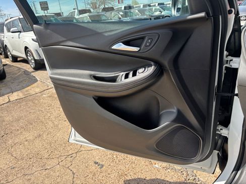 Used 2025 Buick Encore GX Preferred image 18