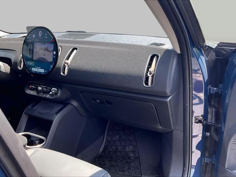 Certified 2025 MINI Cooper Countryman S AWD/4WD image 17