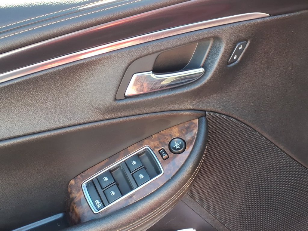 Used 2015 Chevrolet Impala LT w/ Convenience Package FWD image 4