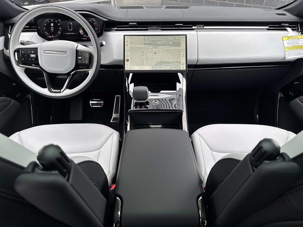 New 2026 Land Rover Range Rover Sport Dynamic SE AWD/4WD image 18