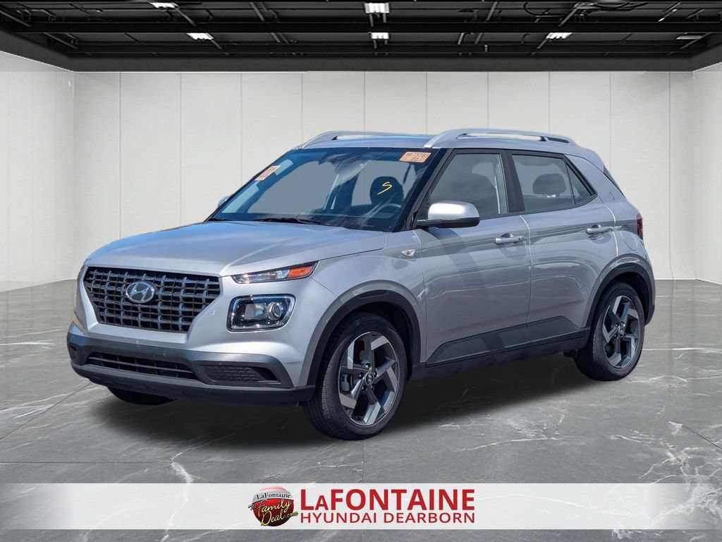 Used 2025 Hyundai Venue SEL FWD image 1