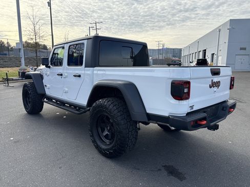 Certified 2024 Jeep Gladiator Mojave w/ Technology Group image 7
