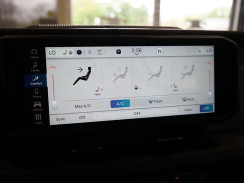 Used 2024 Jeep Wrangler Unlimited AWD/4WD image 35