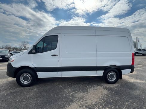Used 2019 Mercedes-Benz Sprinter 1500 image 6