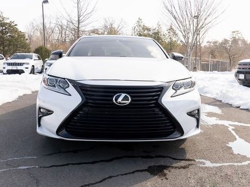 Used 2016 Lexus ES 350 w/ Luxury Package w/Wood Trim image 2