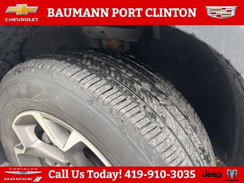 Used 2024 Chevrolet Trax LT w/ Sunroof Package FWD image 7