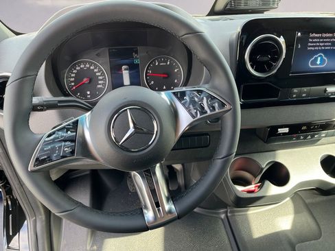 New 2025 Mercedes-Benz Sprinter 2500 image 7