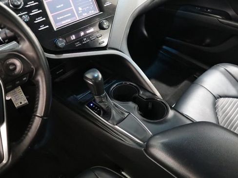 Used 2019 Toyota Camry SE FWD image 28