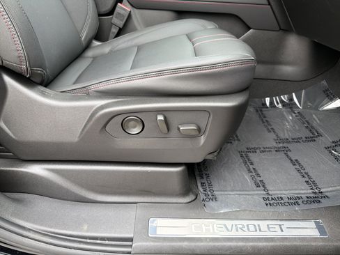 Used 2024 Chevrolet Suburban RST w/ Luxury Package image 16