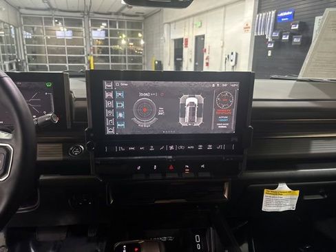 Used 2024 GMC Hummer EV 3X image 19