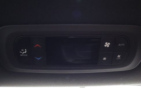 Used 2025 Chrysler Pacifica Select FWD image 56