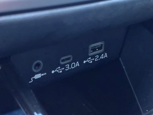 Used 2024 Subaru Outback Premium AWD/4WD image 34