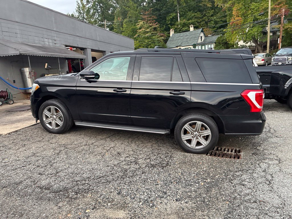 Used 2020 Ford Expedition XLT w/ Equipment Group 202A AWD/4WD image 8