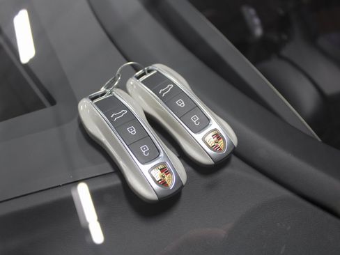 New 2025 Porsche Cayenne GTS image 36