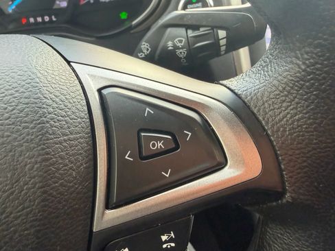 Used 2019 Ford Fusion SE image 15