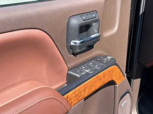 Used 2015 Chevrolet Silverado 1500 High Country w/ High Country Premium Package image 12