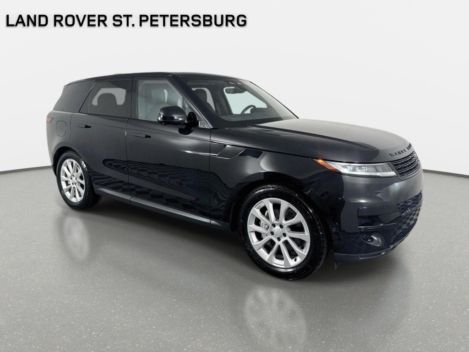 Used 2025 Land Rover Range Rover Sport SE AWD/4WD image 3