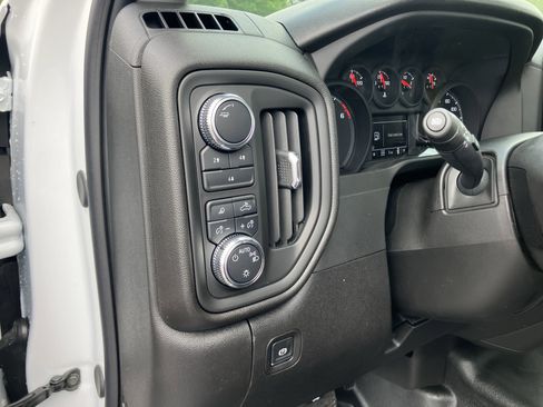 New 2025 GMC Sierra 2500 Pro w/ Convenience Package image 17