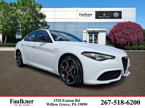 Used 2023 Alfa Romeo Giulia Veloce AWD/4WD image 1