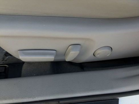 Used 2017 Toyota Camry XLE w/ Advanced Technology Package image 21