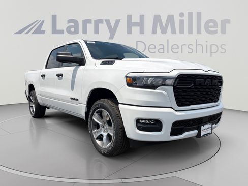 New 2026 RAM 1500 Express AWD/4WD image 7