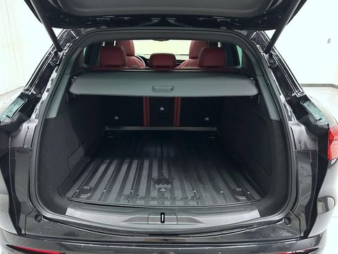 Used 2025 Maserati Grecale Modena image 21