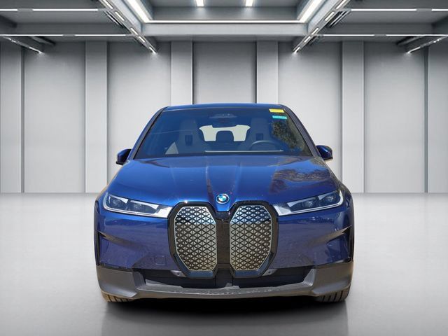 Used 2023 BMW iX xDrive50 w/ Ultimate Package 2 AWD/4WD image 2