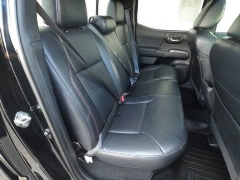 Used 2019 Toyota Tacoma Limited image 19