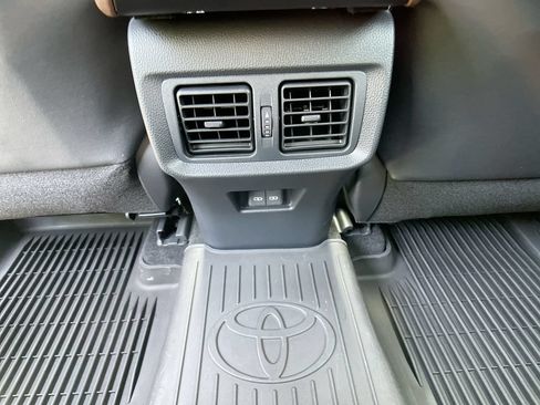 Used 2023 Toyota Venza Limited AWD/4WD image 23