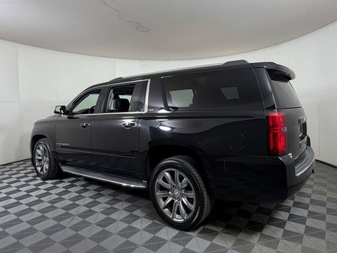 Used 2015 Chevrolet Suburban LTZ image 3