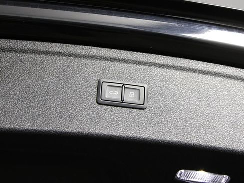 Used 2023 Audi Q5 2.0T Premium w/ Convenience Package AWD/4WD image 41