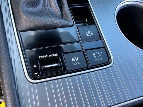 Used 2023 Toyota Sienna XLE Woodland Edition AWD/4WD image 34