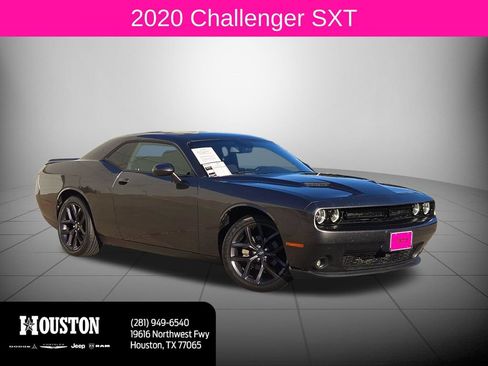 Used 2020 Dodge Challenger SXT w/ Blacktop Package RWD image 1