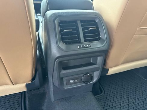 Certified 2024 Volkswagen Tiguan SE AWD/4WD image 15
