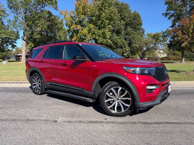 Used 2023 Ford Explorer ST-Line w/ Class IV Trailer Tow Package AWD/4WD image 2