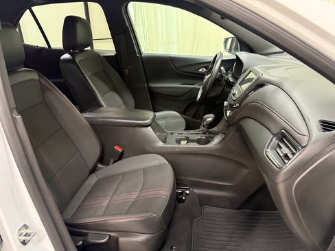 Certified 2022 Chevrolet Equinox RS FWD image 24