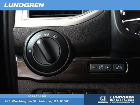 Used 2019 Nissan Titan SV AWD/4WD image 26