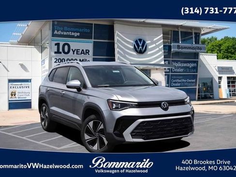 Used 2025 Volkswagen Taos SE AWD/4WD image 1