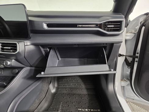 Used 2024 Ford Mustang GT Premium image 17