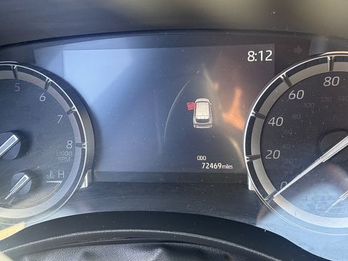 Used 2021 Toyota Highlander XLE FWD image 5