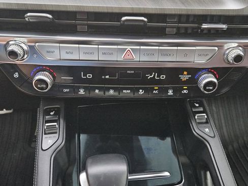 Used 2023 Kia Telluride SX Prestige image 16