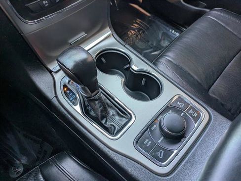 Used 2018 Jeep Grand Cherokee Overland AWD/4WD image 13