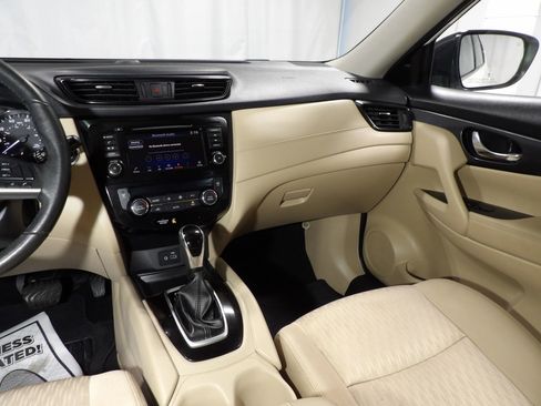 Used 2019 Nissan Rogue SV AWD/4WD image 13