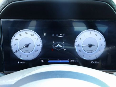 Used 2024 Hyundai Elantra Limited image 12