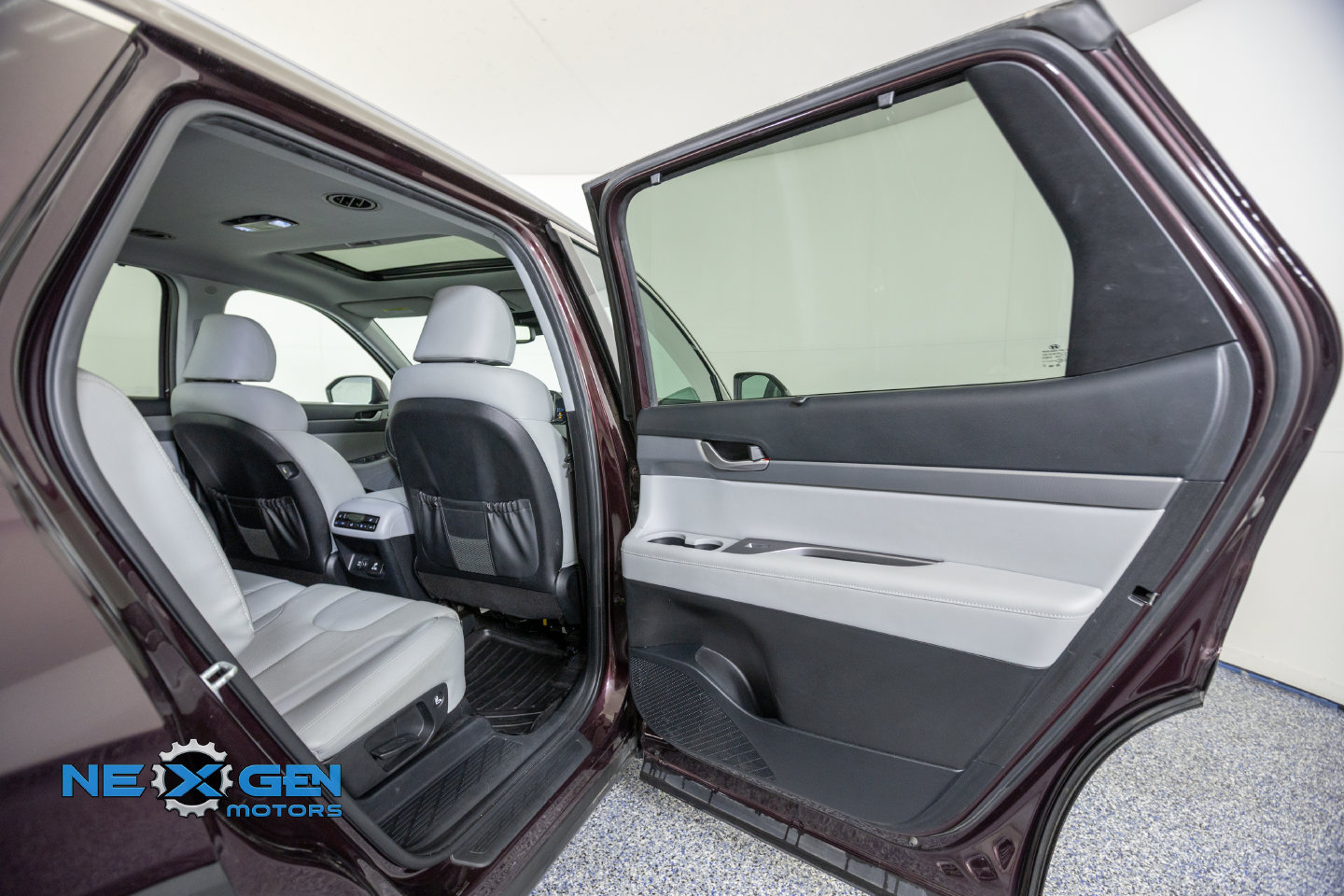 Used 2022 Hyundai Palisade SEL w/ 8P Bench Seat Package AWD/4WD image 36