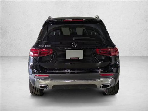 Certified 2025 Mercedes-Benz GLB 250 image 8